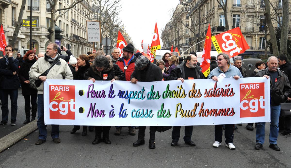 Banderole Pour le respect des droits des salariés Non à la casse des Prud'hommes Cgt Paris
