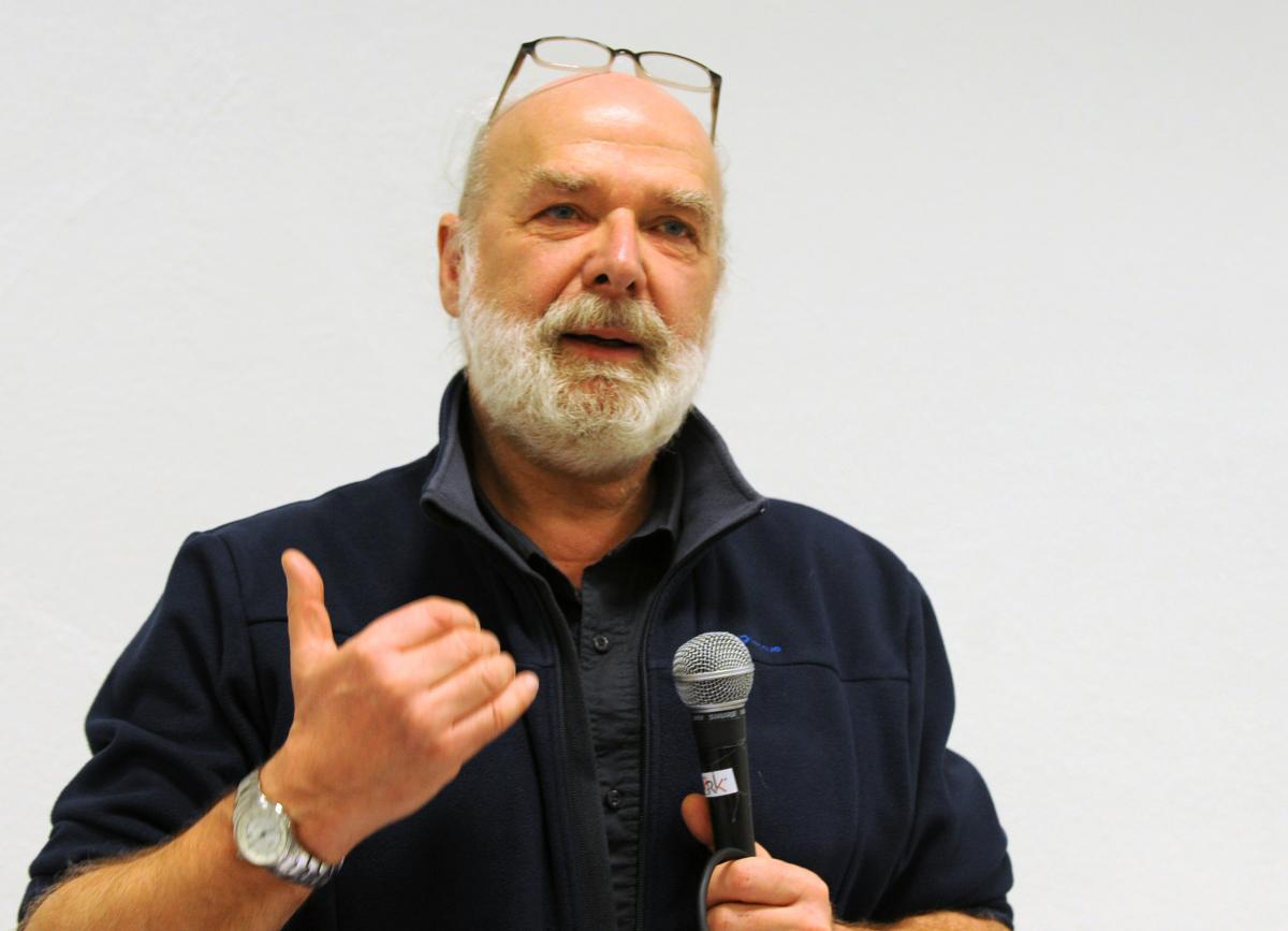 Eric Toussaint conférence Attac sud-Essonne Etampes Les Banques pour qui ?