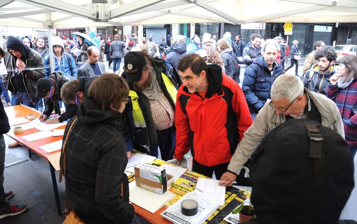 Stand manifestation du 1er Mai Pas de prison pour Gaëtan et les autres condamnés pour avoir manifesté