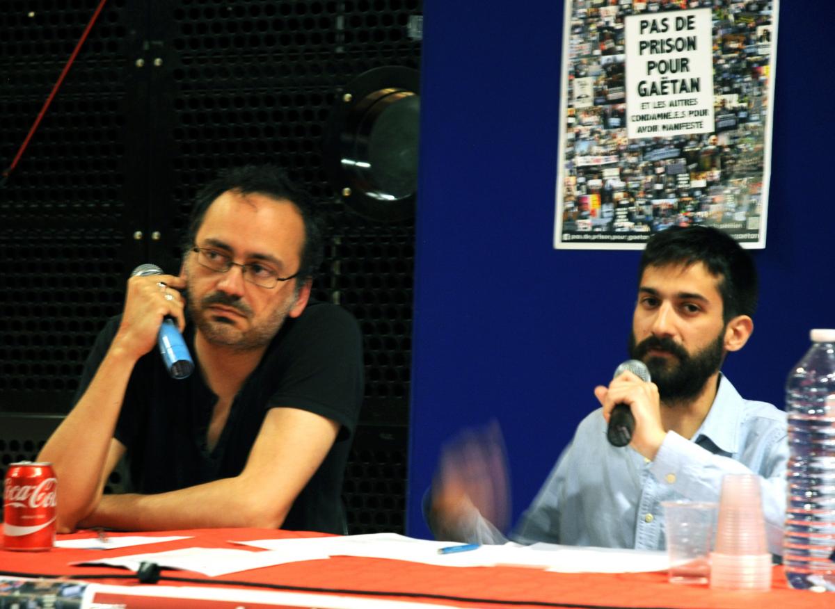 Haris Mertis membre de l'OKDE-Spartakos groupe de la coalition Antarsya à la tribune 4em Fête Anticapitaliste du Npa
