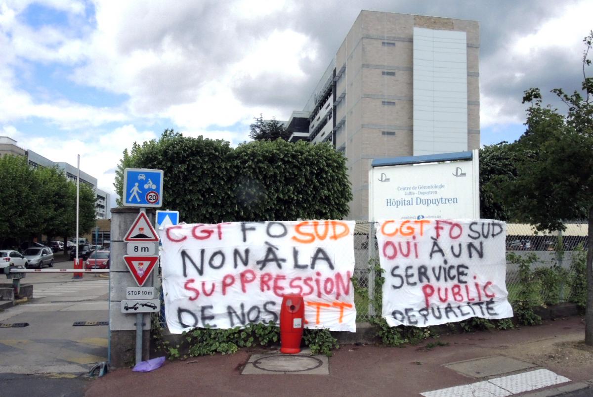 Banderole syndicale secteur Santé AP-HP non à la suppression de nos RTT