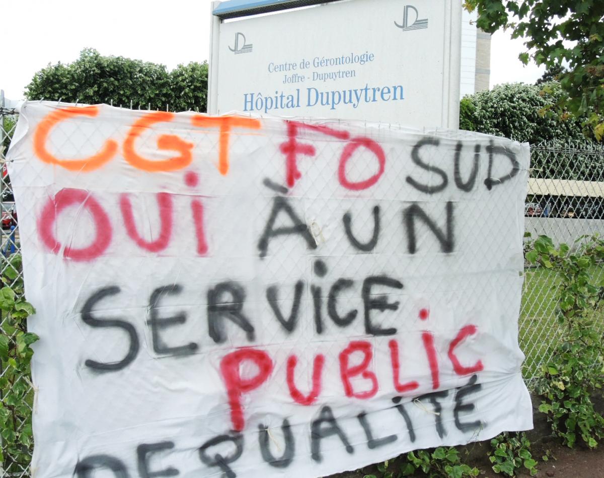 Banderole syndicale secteur Santé AP-HP Oui à un service Public de qualité