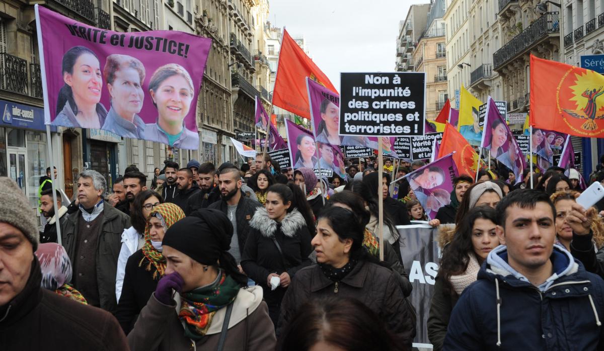 Pancarte non à l'impunité des crimes politiques et terroristes