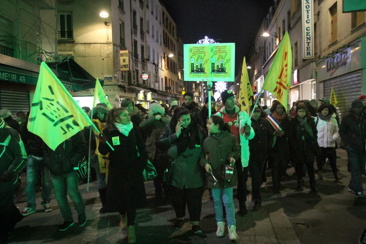 Manifestation dans le centre ville de Saint-Denis