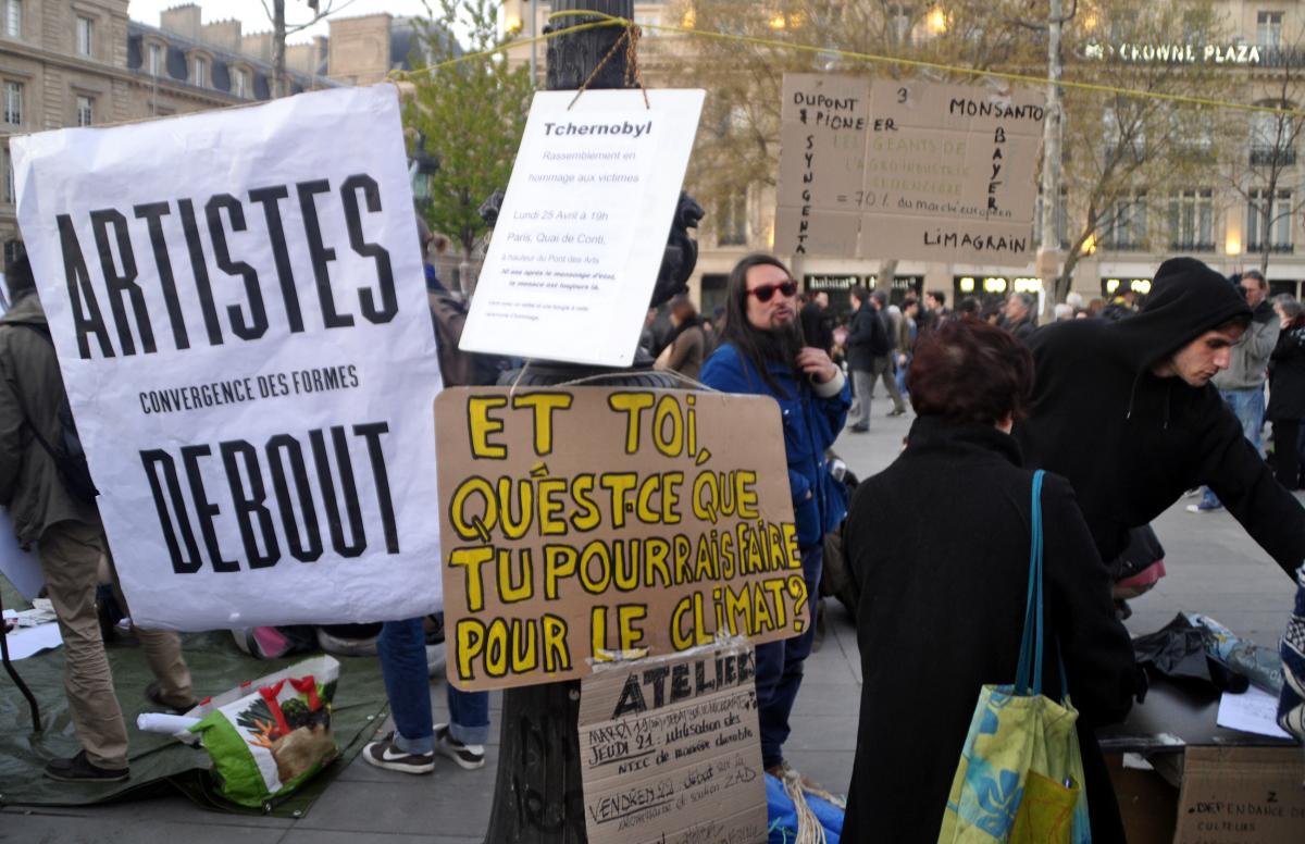 Artistes debout