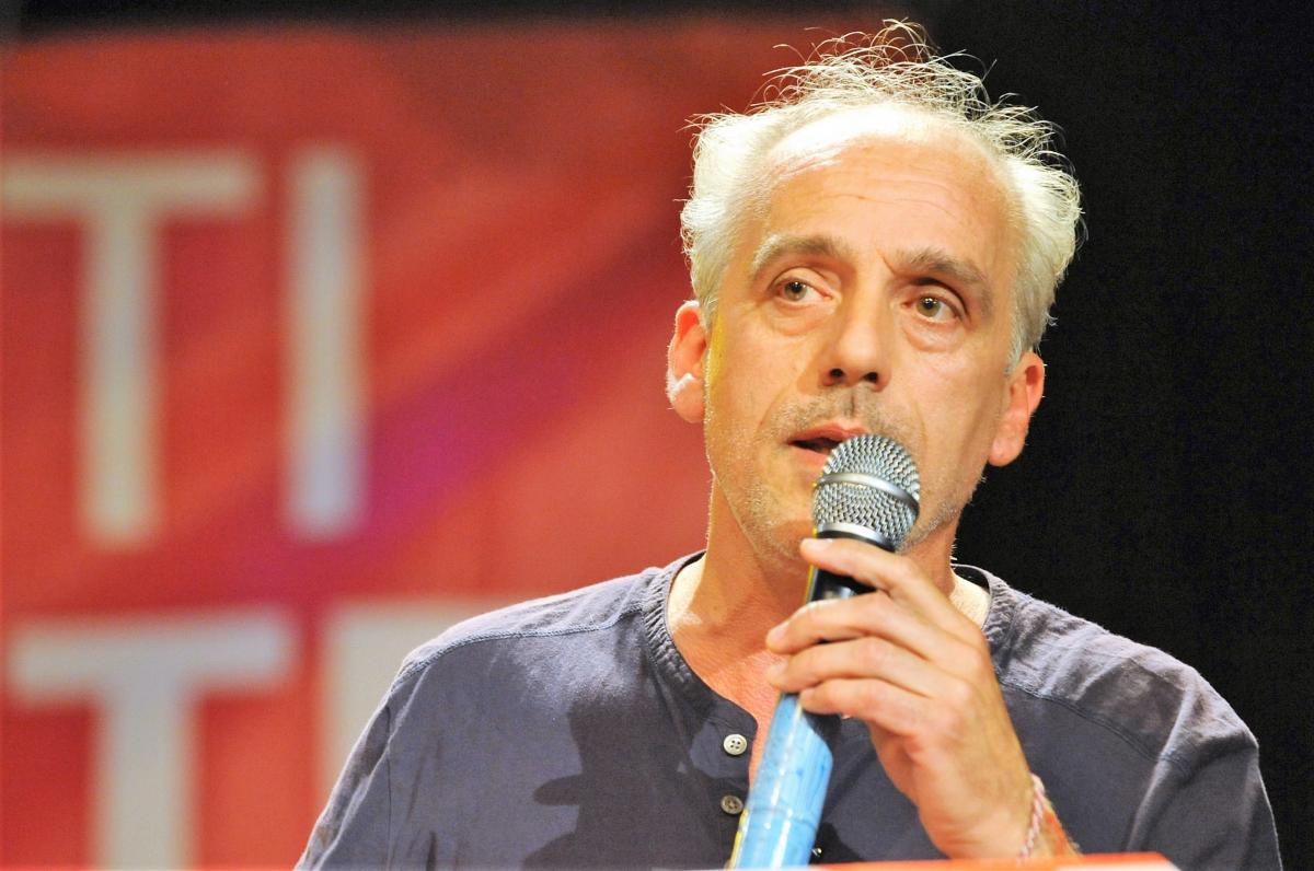 Philippe Poutou au Meeting de la Fête du Npa Paris