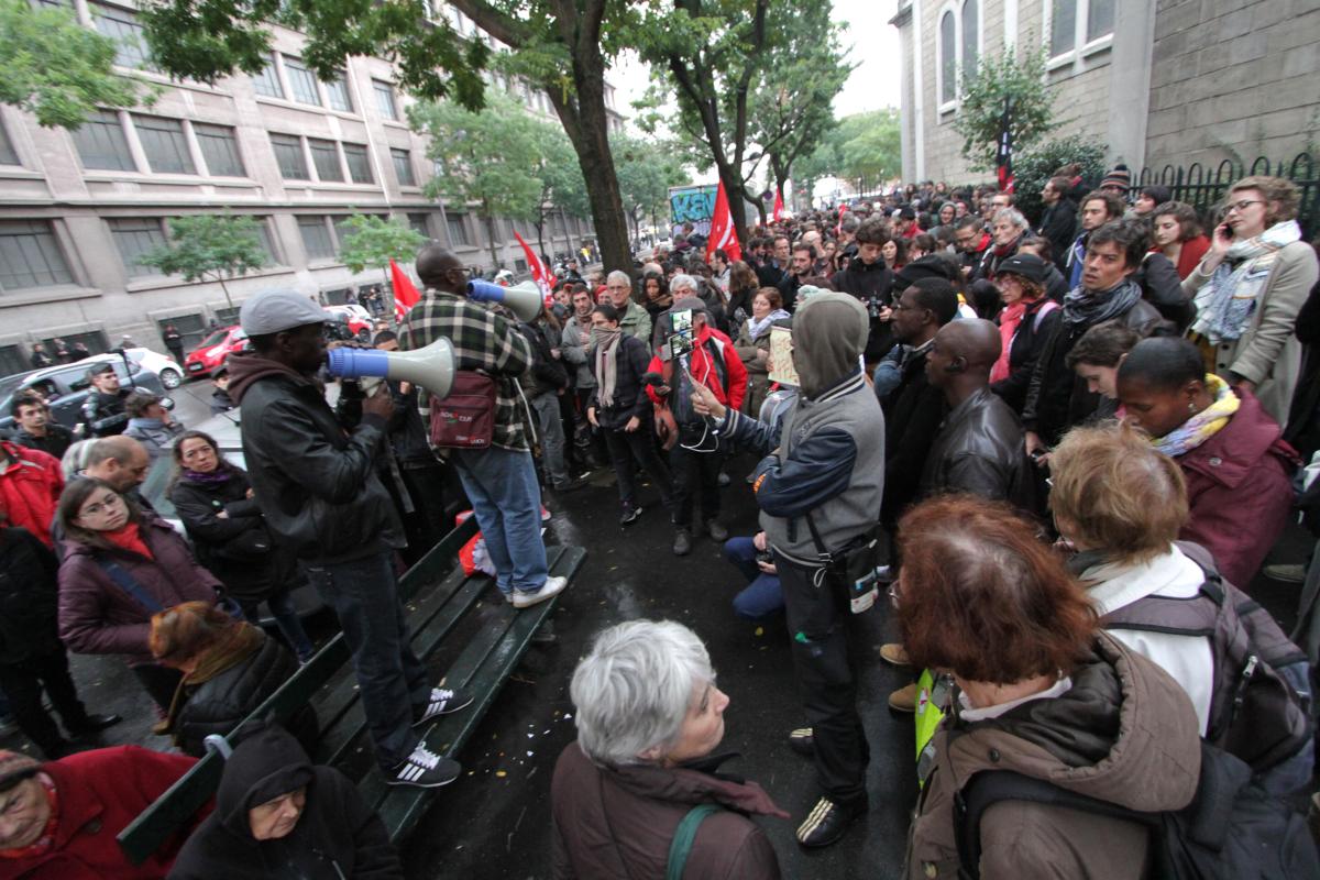Prise de parole des représentants de la Coordination 75 des sans-papiers