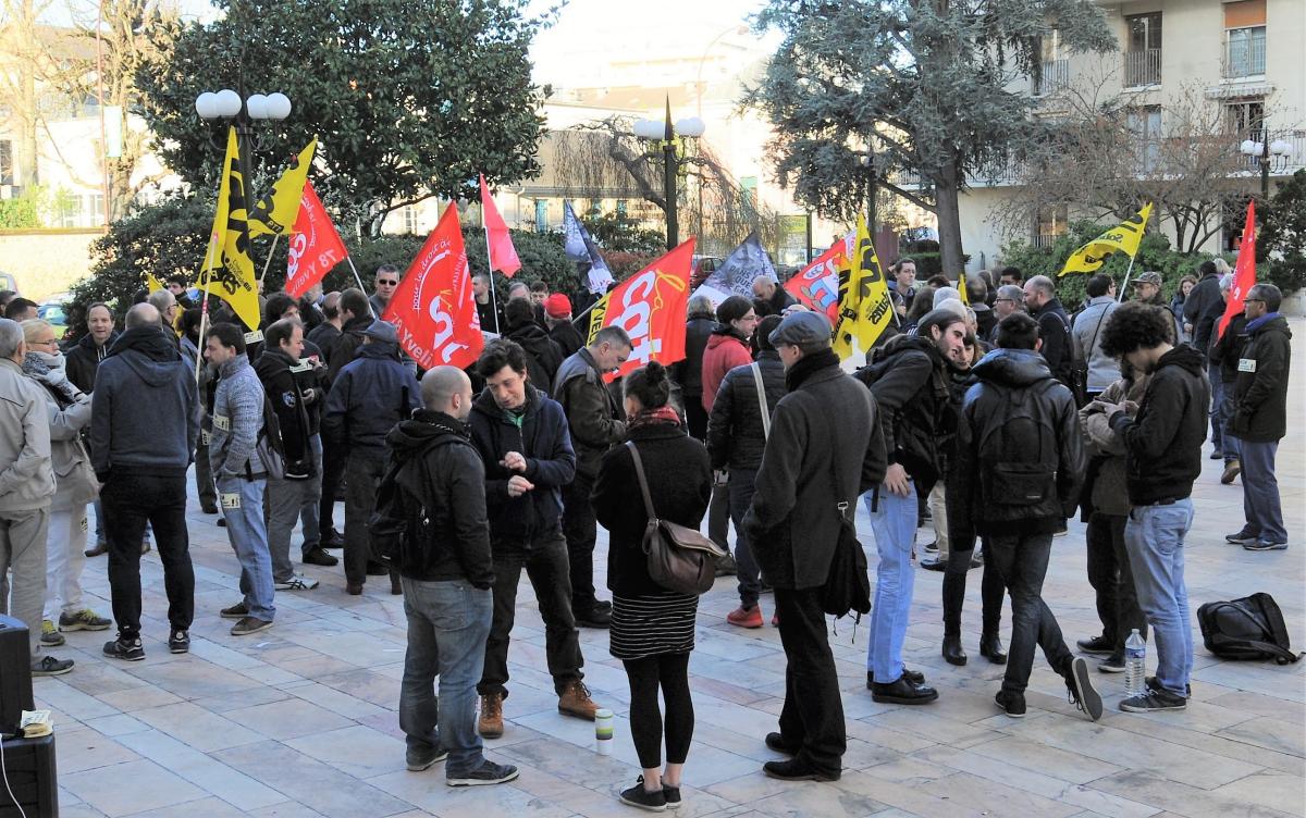 Attente de l'audiance Cour Administrative dAppel à Versailles