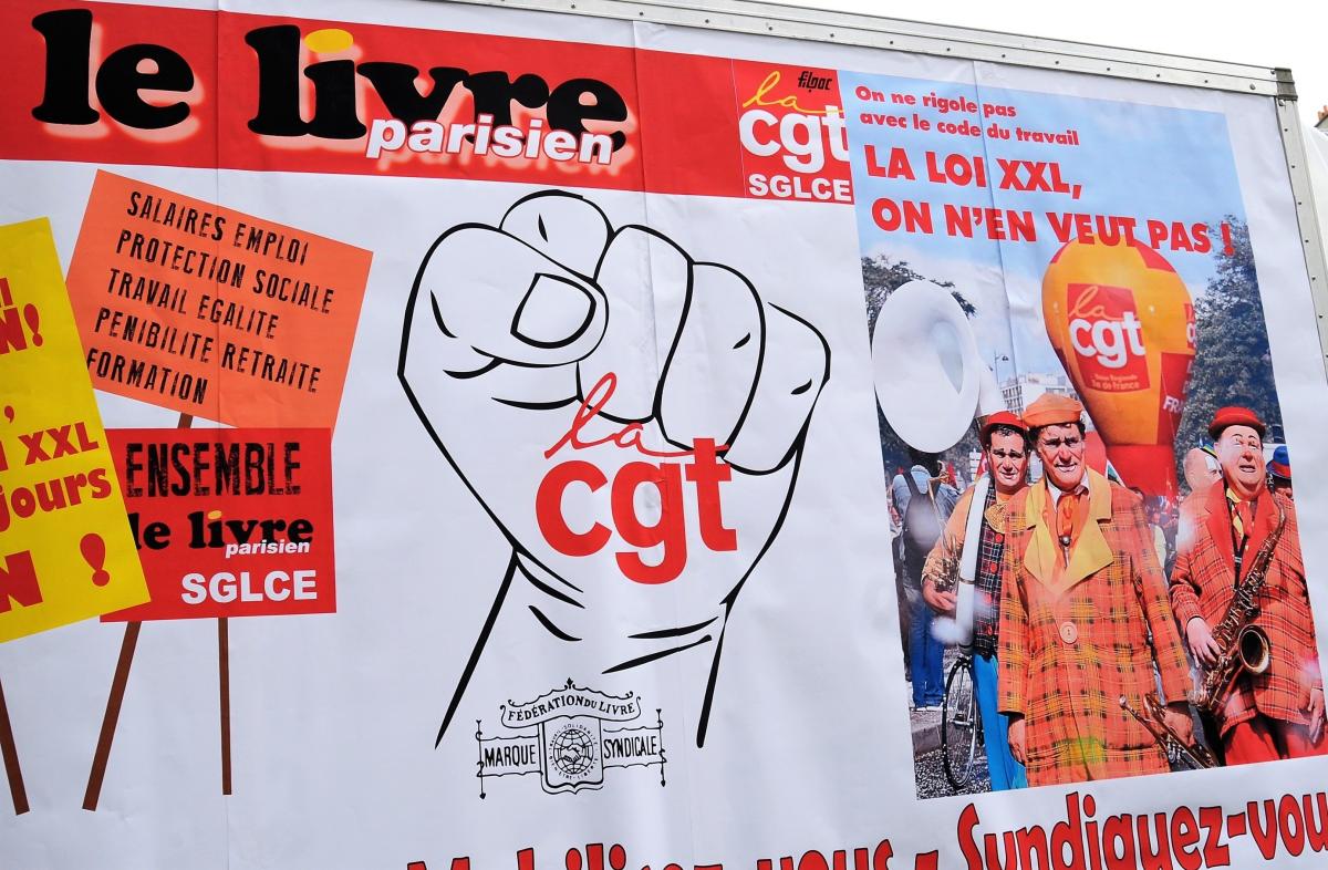Banderole Cgt Le Livre Parisien Sglce syndicat général du Livre et de la communication écrite