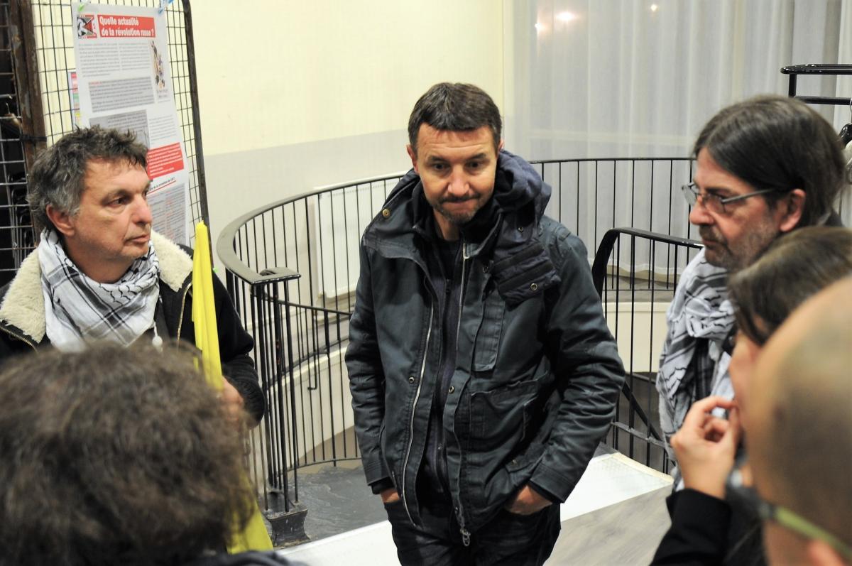 Olivier Besancenot avec les Postiers du 91 de RisOrangis en grève depuis le 30 Octobre 2017