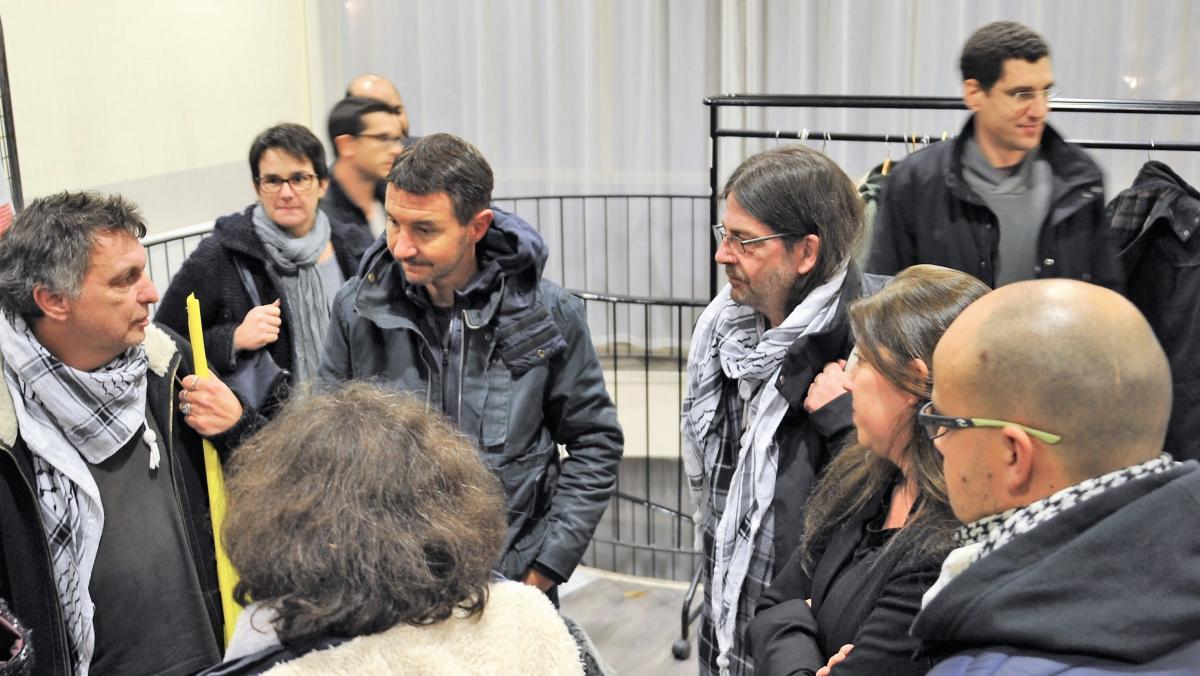 Olivier Besancenot avec les Postiers du 91 de RisOrangis en grève depuis le 30 Octobre 2017