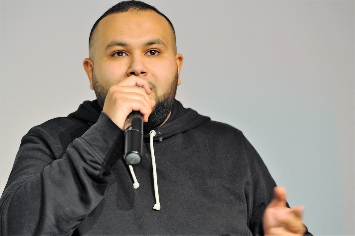 Anasse Kazib délégué Sud Rail au meeting du NPA Paris