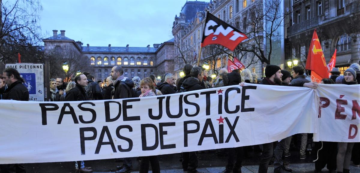 Banderole Pas de justice pas de paix