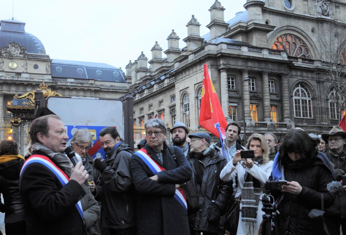 Soutiens d'un Elu du PCF pendant le procès de Loïc Canitrot, militant de la Coordination des Intermittents et Précaires dIle de France et de la CGT spectacle