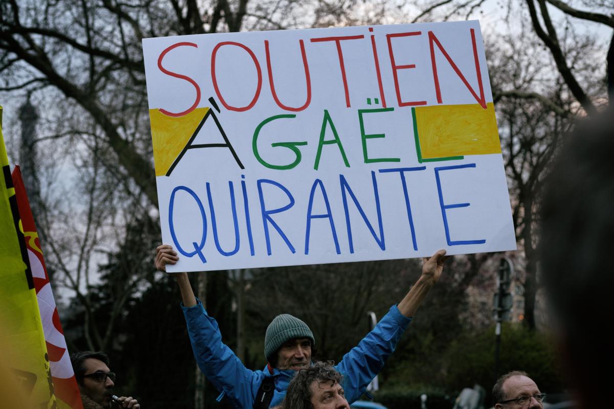 Pancarte de soutien à Gaël Quirante