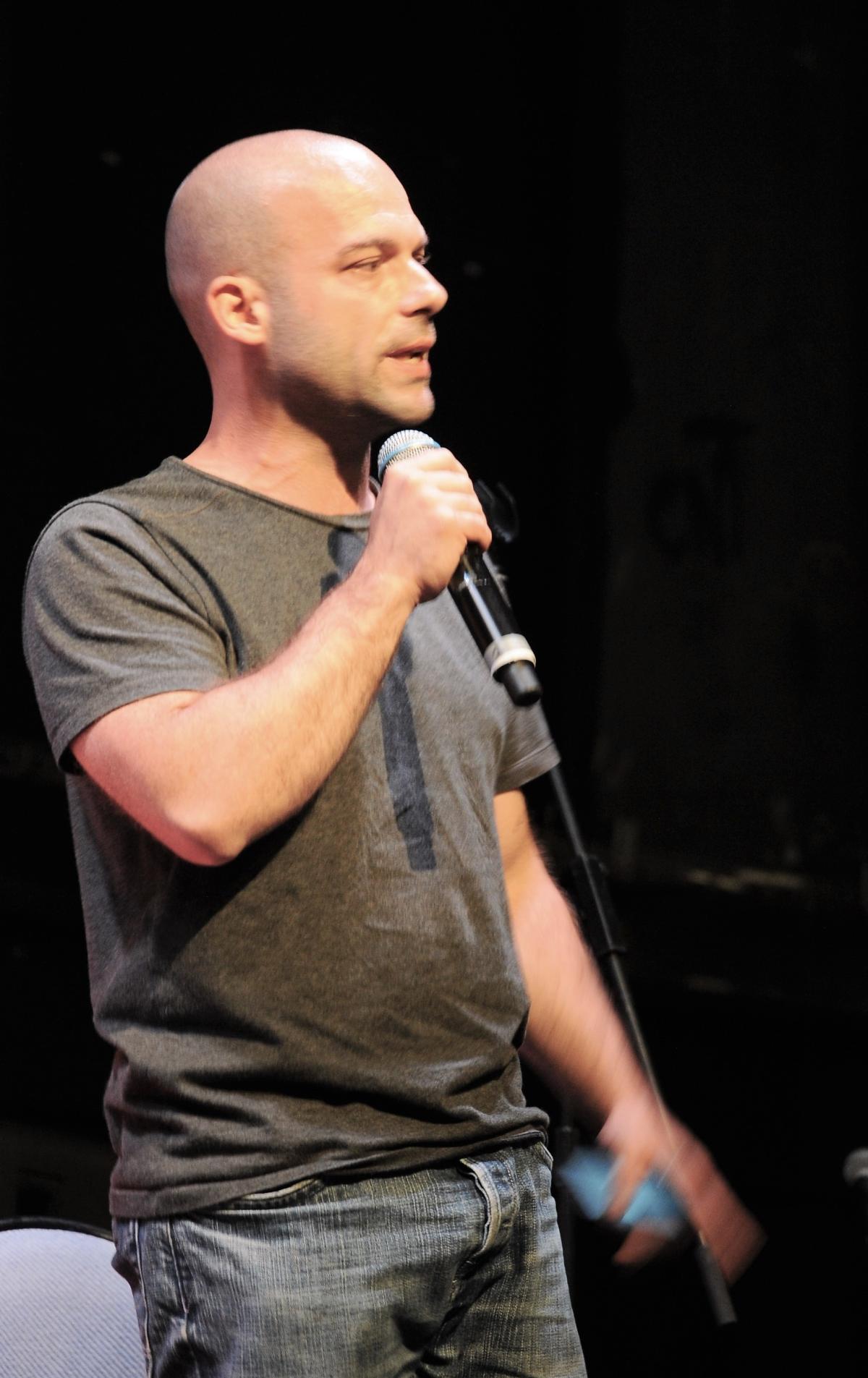 Intervention porte parole de Sud Poste 92 les postiers en grève pour la réintégration de Gaël Quirante