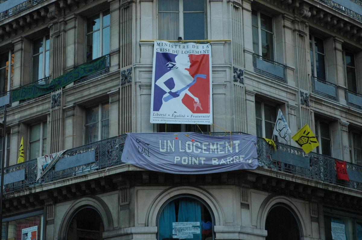 Occupation du DAL rue de la banque Paris 75002