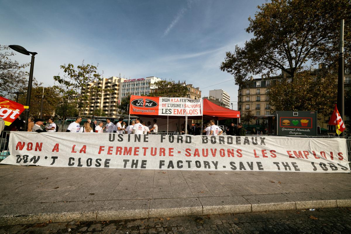 Banderolle contre la fermeture de Ford Bordeaux