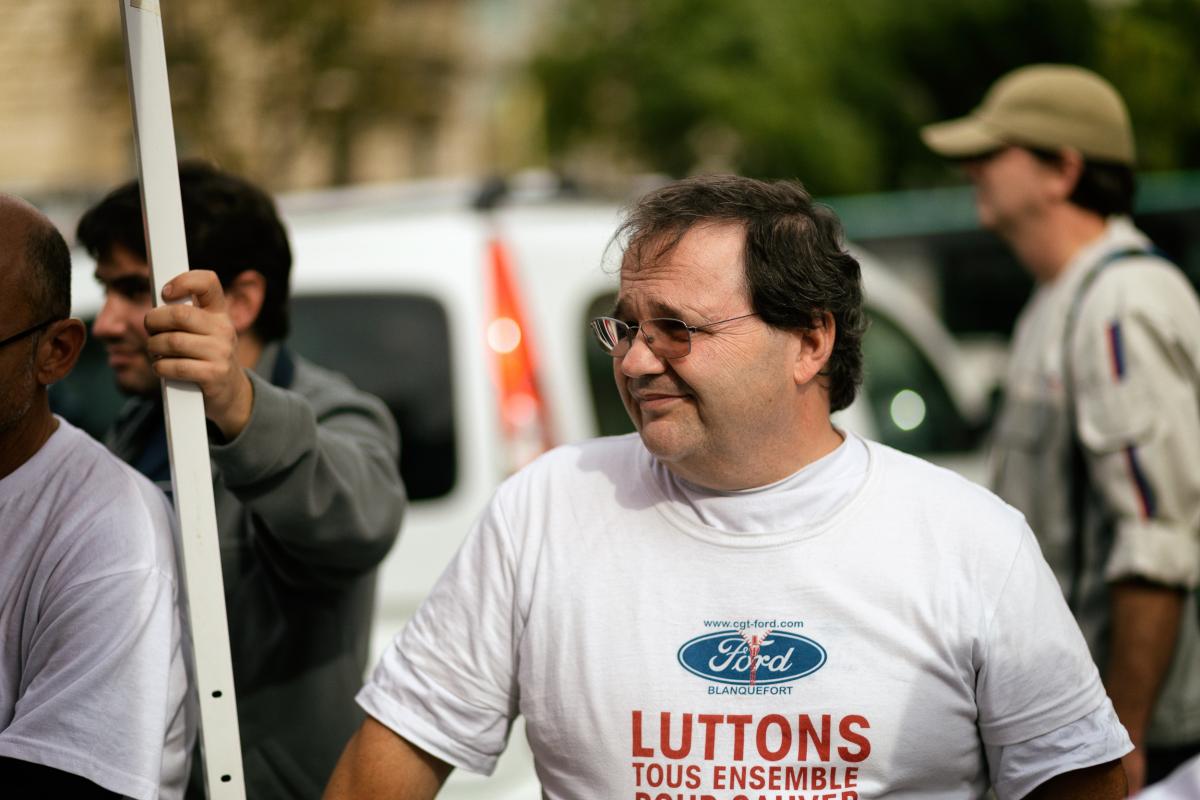 Un travailleur de Ford