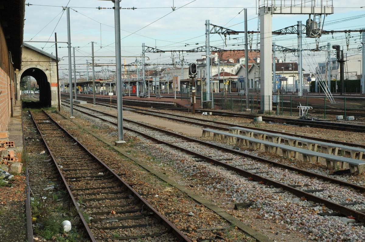 grève sncf Brétigny 91 Essonne gare déserte