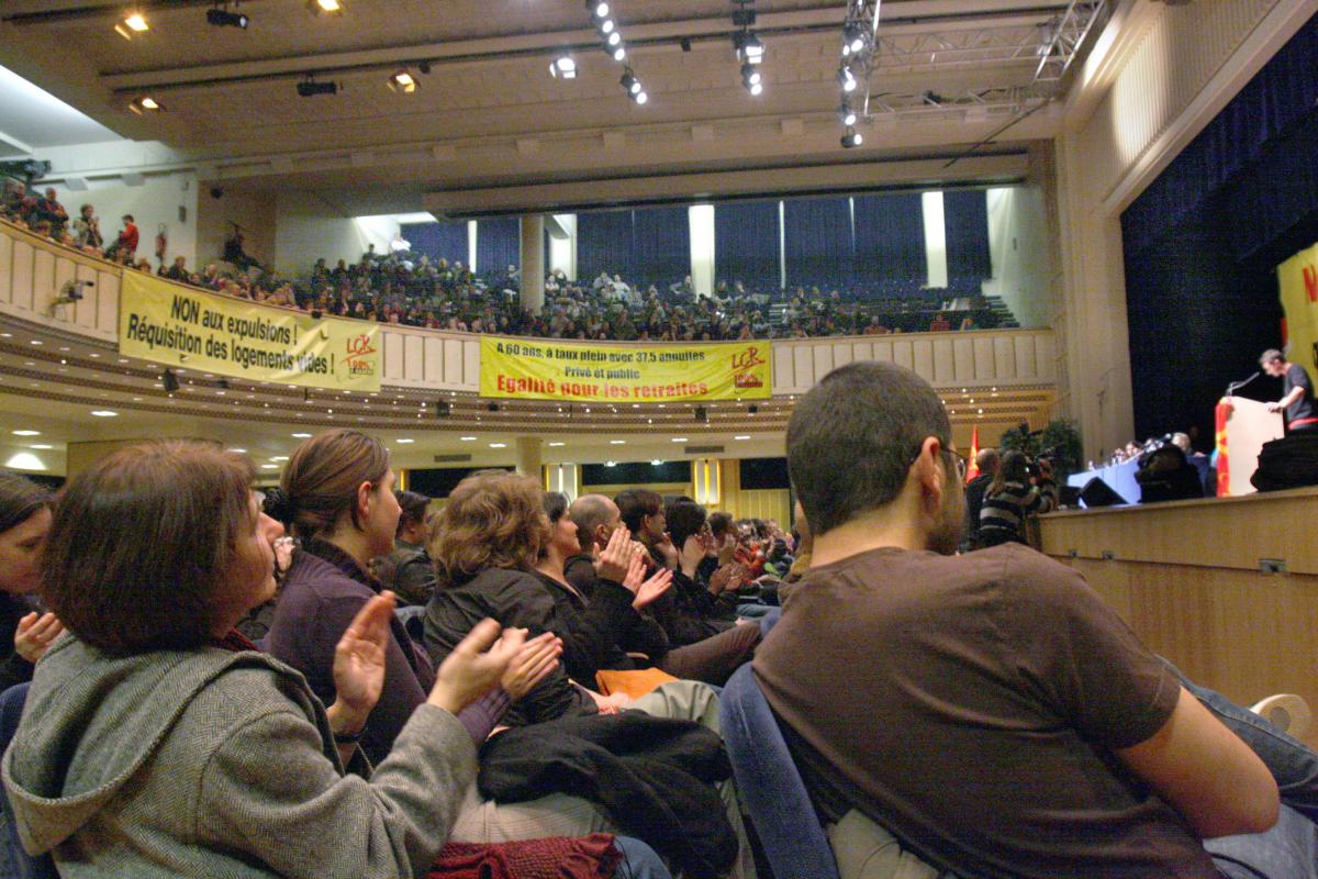 Meeting à la mutualité salle pleine