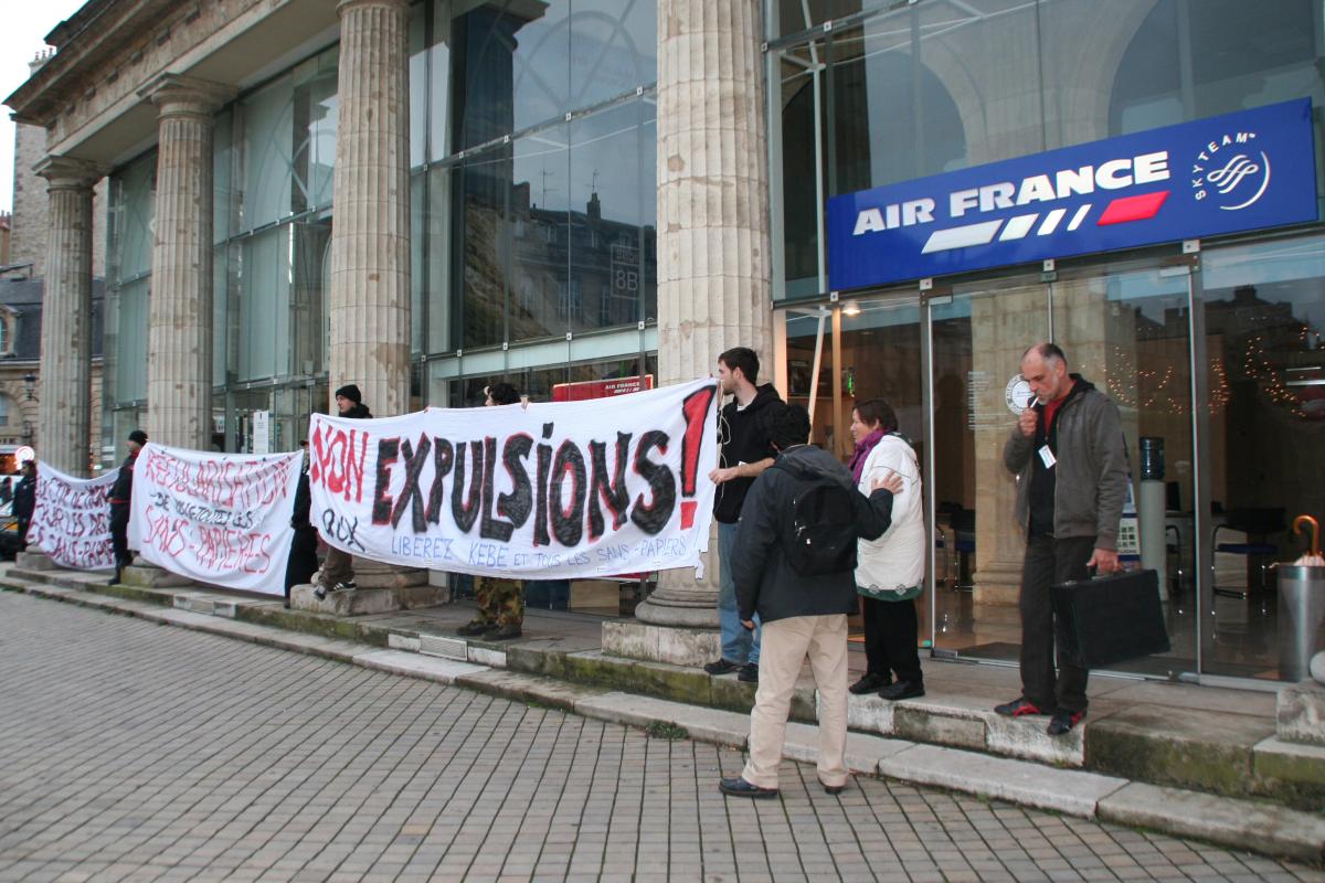 Manif soutien Kébé et sans-papiers samedi 1 dec 07 - Bordeaux