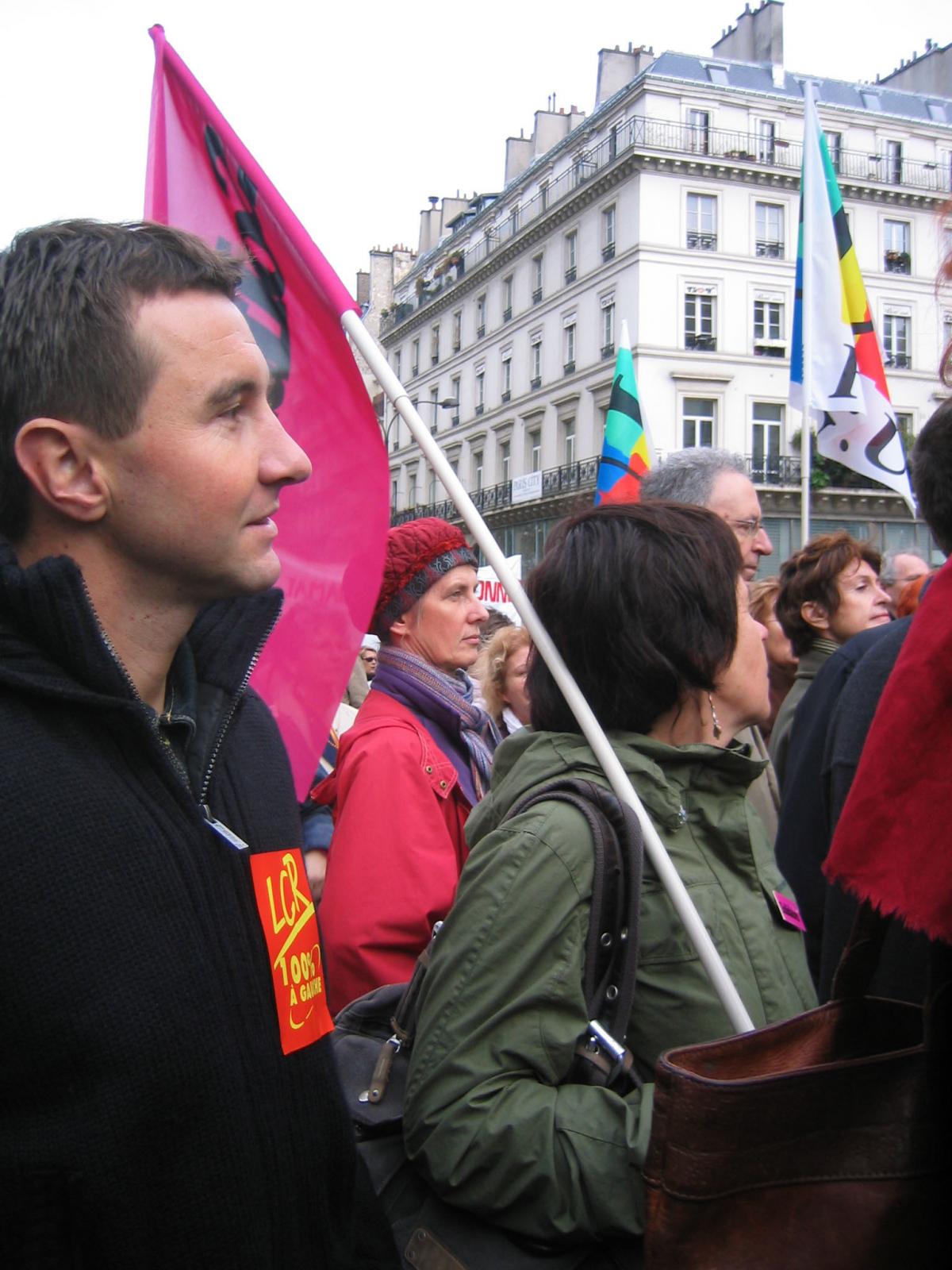 Olivier Besancenot à la manifestation contre les violences faites aux femmes