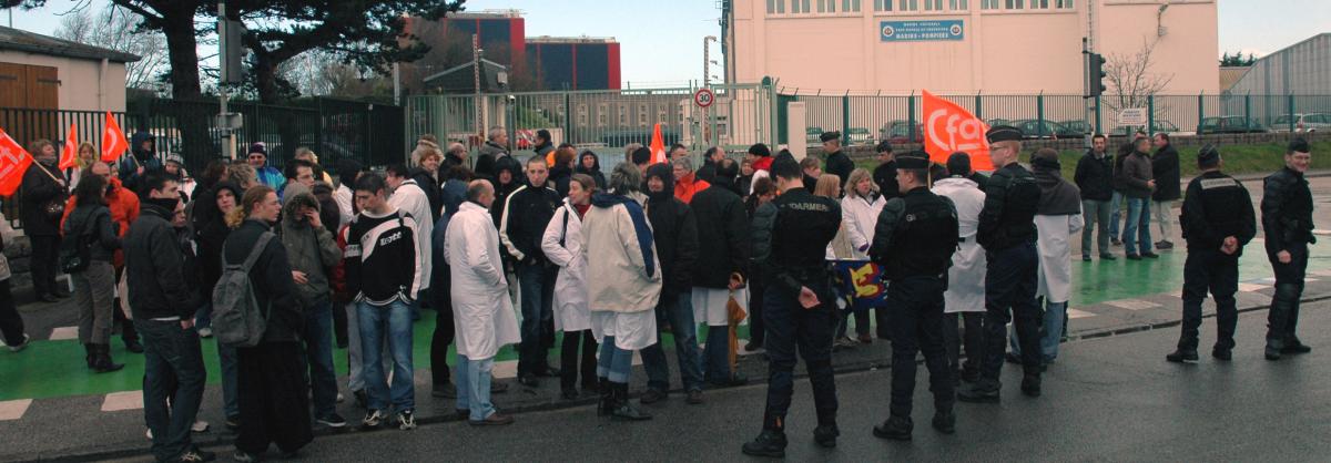 Les personnels de psychiatrie en grève face aux gardes mobiles