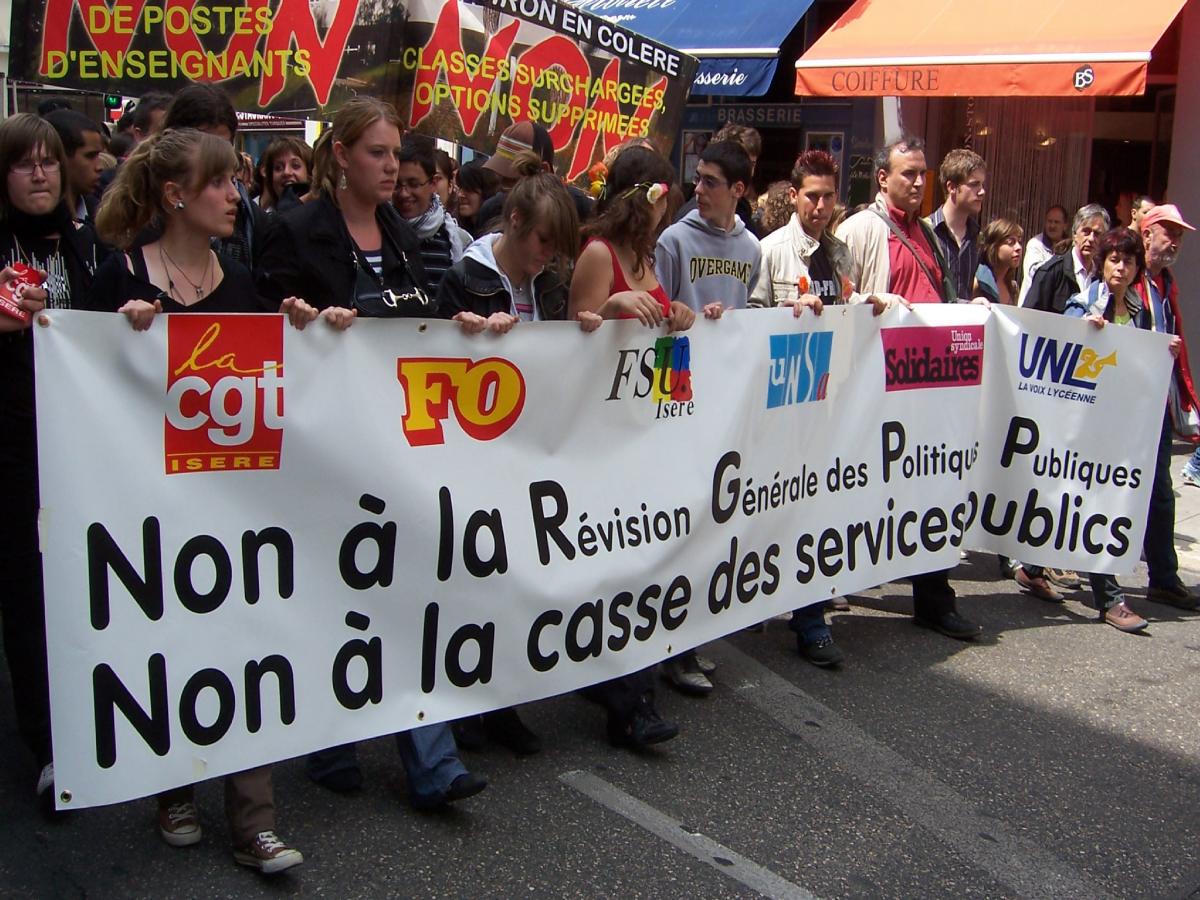 Non à la RGPP Non à la casse des services publics