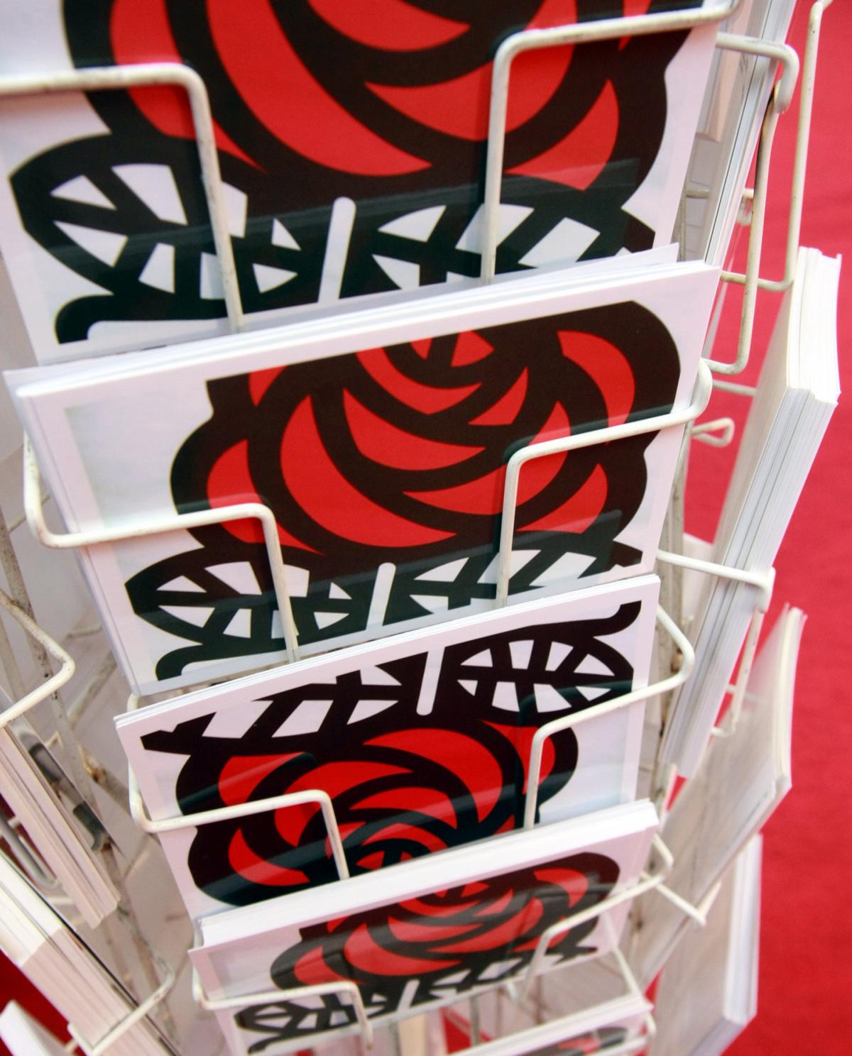 cartes postales avec le logo du PS