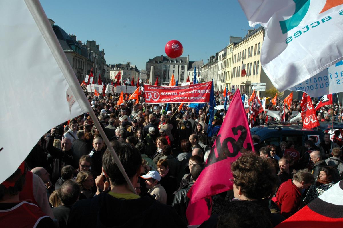 Vue d'ensemble d'une partie du cortège.
