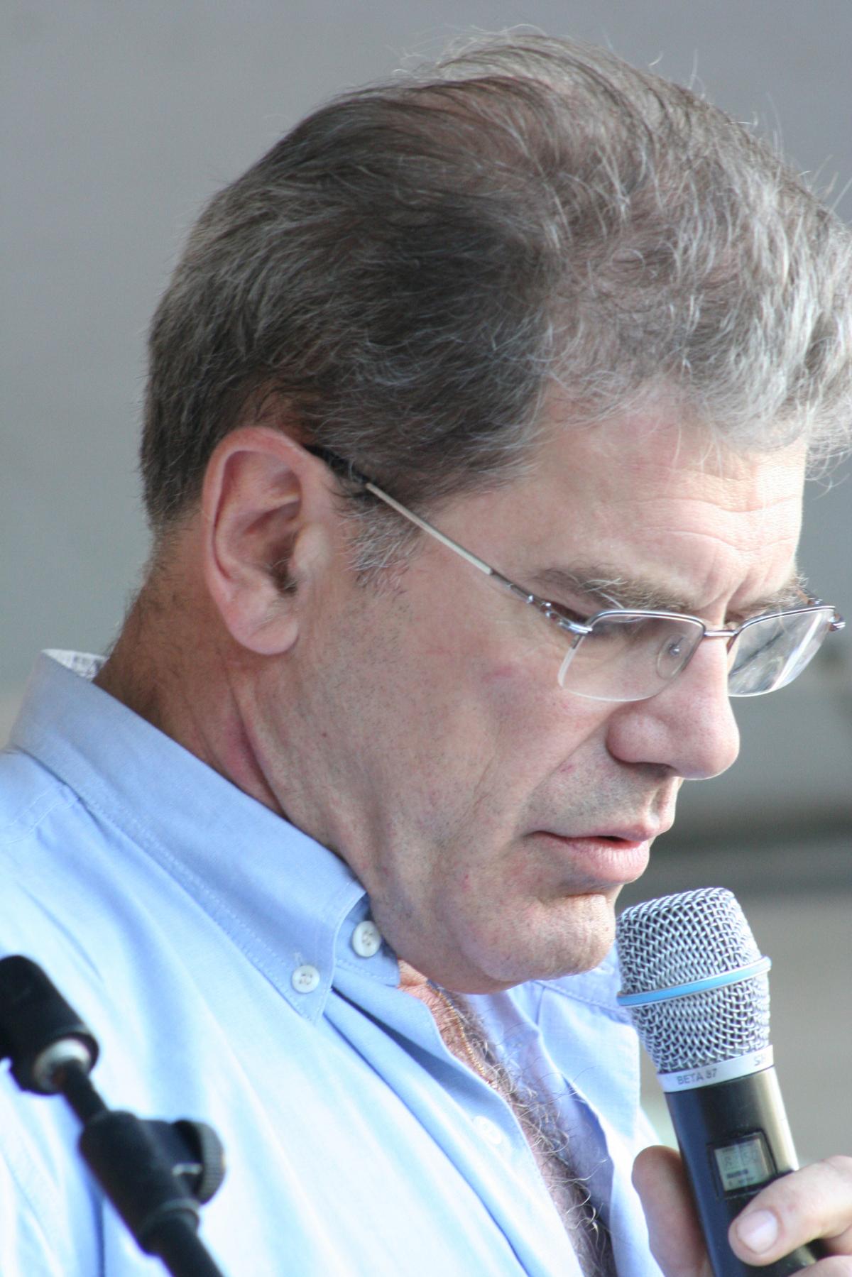 Jean-Pierre DUBOIS au meeting après la manif du 1 juillet 2006