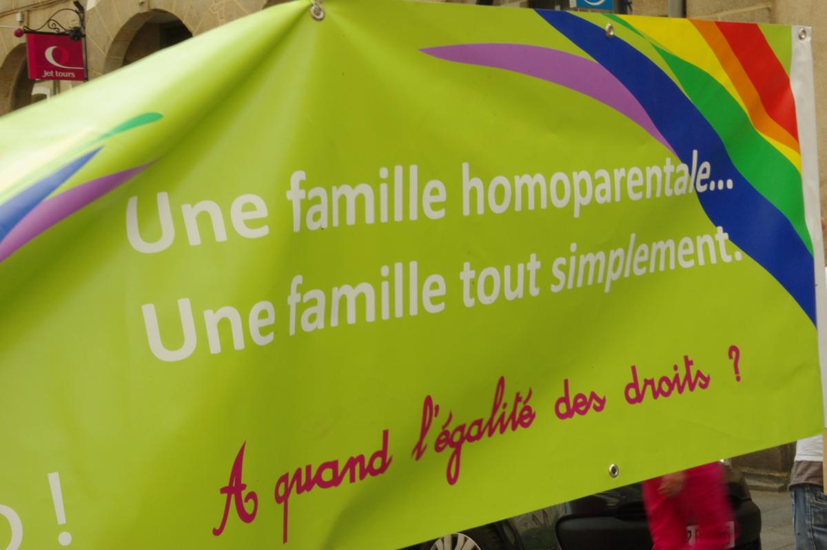 banderole pour la reconnaissance de l'homoparentalmité