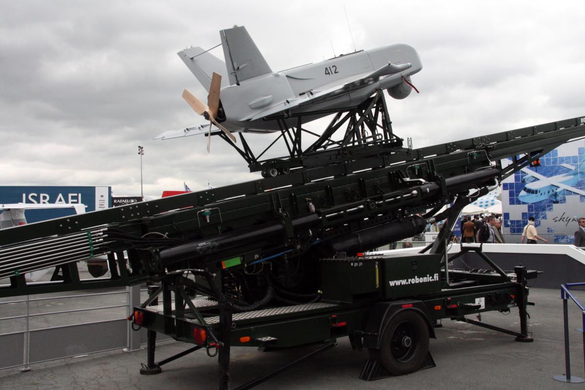 Drone de l'armée de terre sur sa rampe de lancement