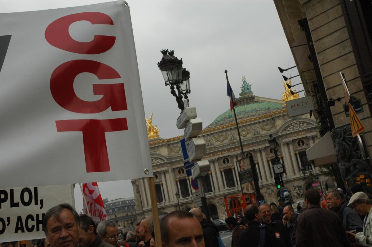Banderole Cgt METALLURGIE place de l'opéra