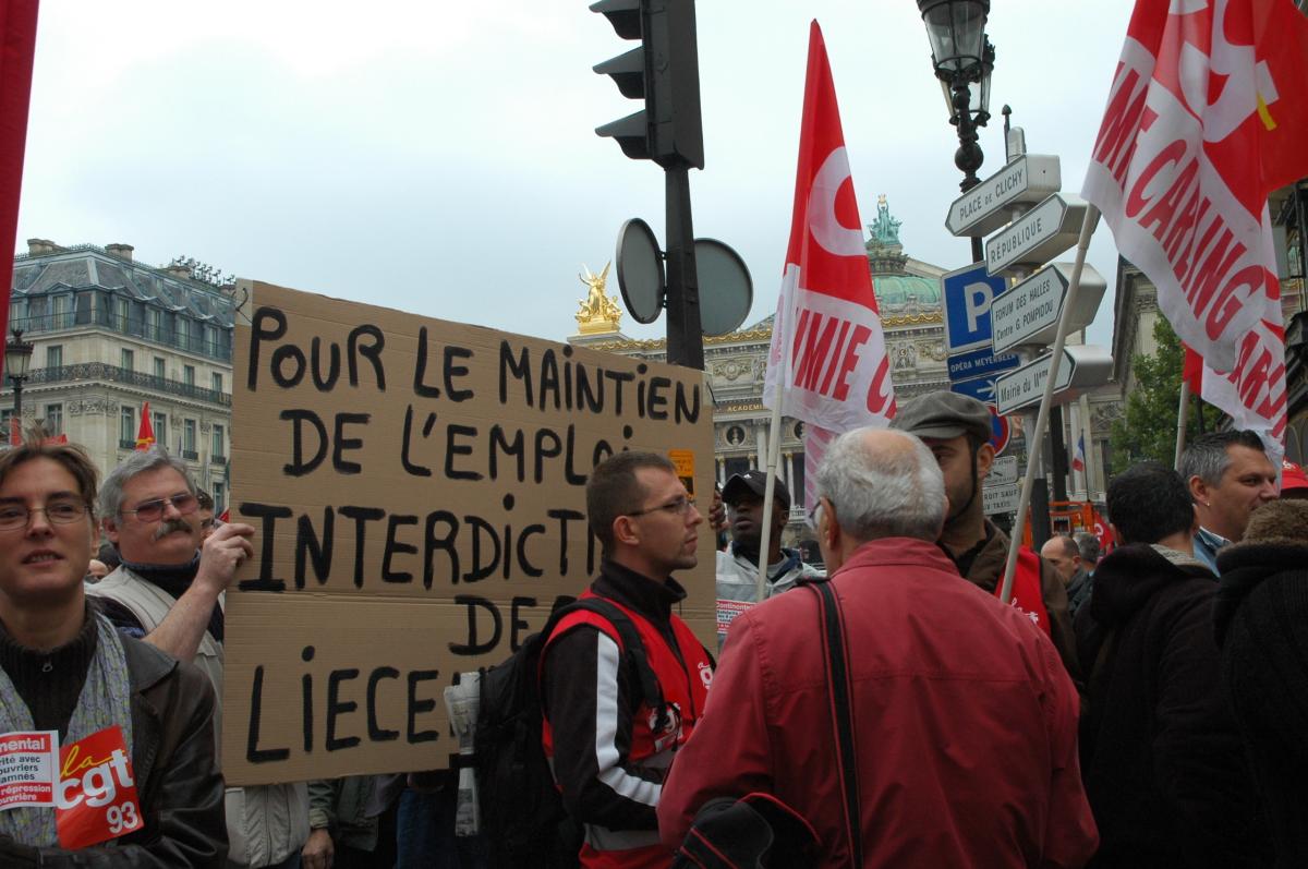 Pancarte interdiction des Licenciements Métallurgie Aulnay