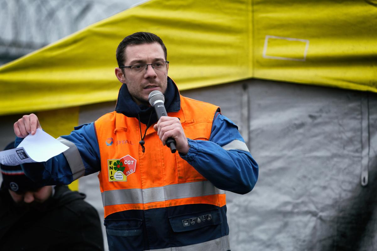 FRANCE - LABOUR - DEMONSTRATION - RALLY IN OF GRANDPUITS REFINERY WORKERS ON STRIKE