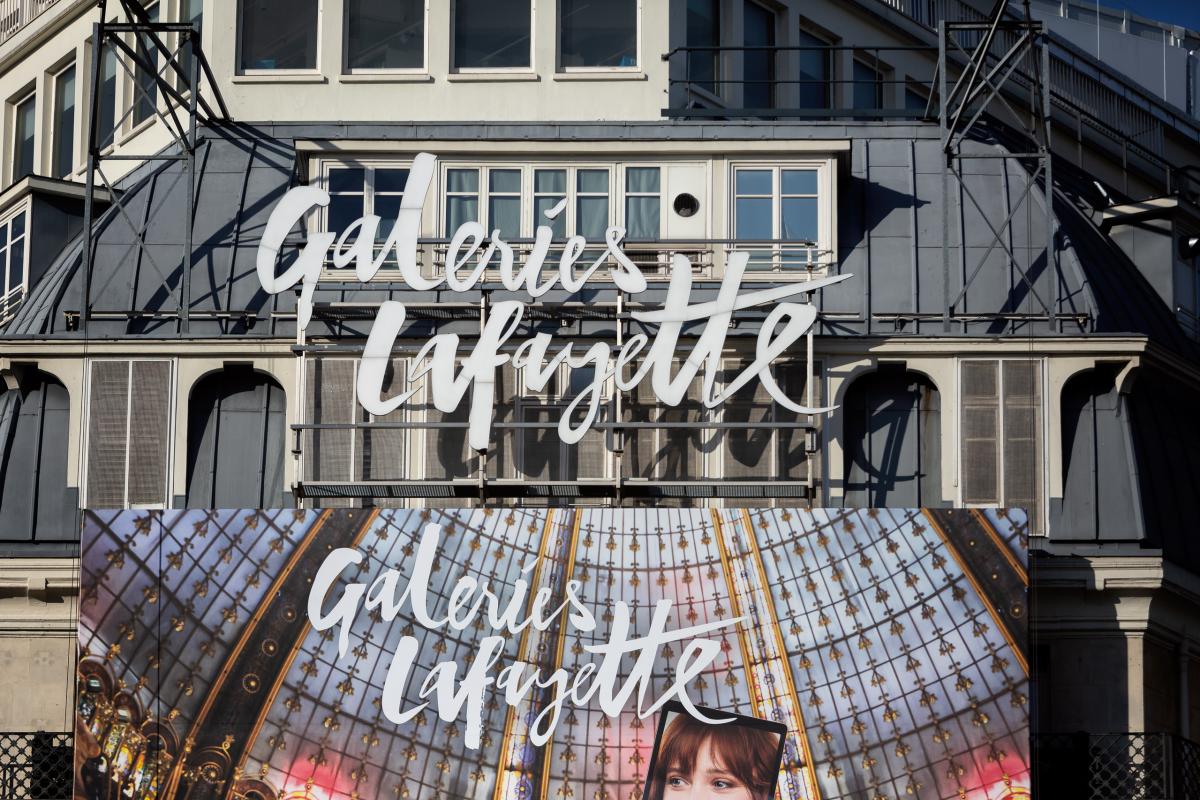 FRANCE - PARIS ILLUSTRATIONS