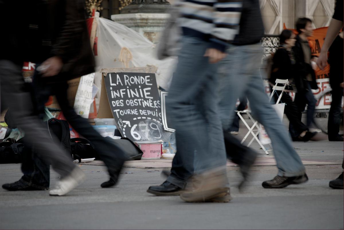 Les obstinés tournent place de grève