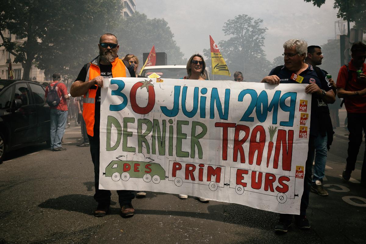 FRANCE - POLITICS - SOCIAL - DEMO - RAILWAY WORKERS NATIONAL DEMONSTRATION
