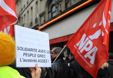 Pancarte solidarité avec le peuple Grec l'austérité assez!