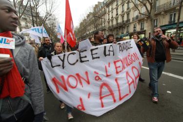 Cortège du lycée la Tournelle Non à l'expulsion d'Alaa