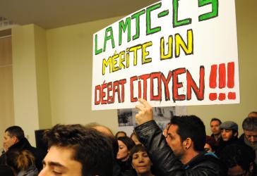 Au Conseil municipal manifestation citoyenne de tous les soutiens de la MJC-cs