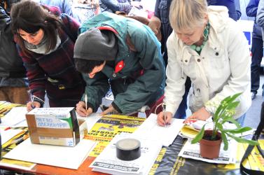 Signataires au Stand de Sud manifestation du 1er Mai Pas de prison pour Gaëtan et les autres condamnés pour avoir manifesté