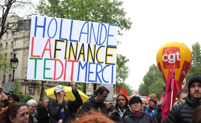 Pancarte Hollande la France de la finance te dit merci