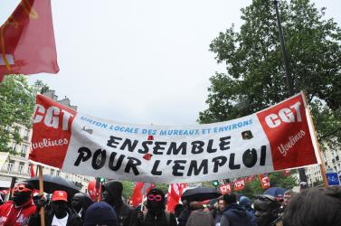 Banderole Ensemble pour l'emploi Cgt union locale Yvelines