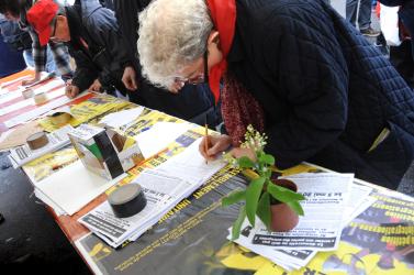 Signataires au Stand de Sud manifestation du 1er Mai Pas de prison pour Gaëtan et les autres condamnés pour avoir manifesté