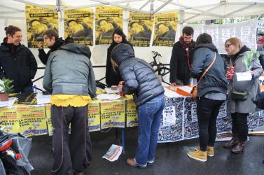 Signataires au Stand de Sud manifestation du 1er Mai Pas de prison pour Gaëtan et les autres condamnés pour avoir manifesté