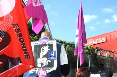 Rassemblement Syndical l'ors de l'inauguration du CHSF Centre Hospitalier Sud Francilien de Corbeil par Marisol TOURAINE Ministre des Affaires sociales