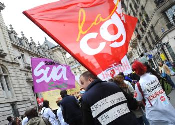 Salariés de l'AP-HP en grêve contre le projet de Martin Hirsch de remise en cause des RTT devant le Panthéon